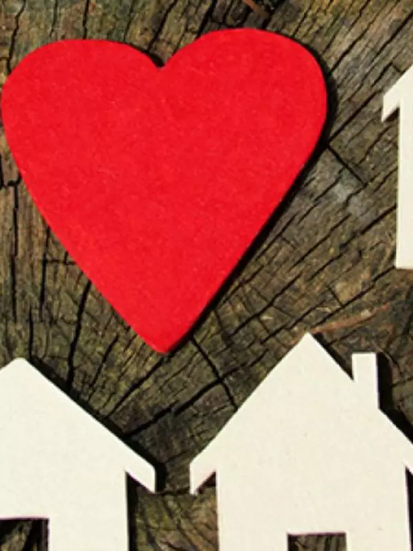 House-shaped cards and a heart
